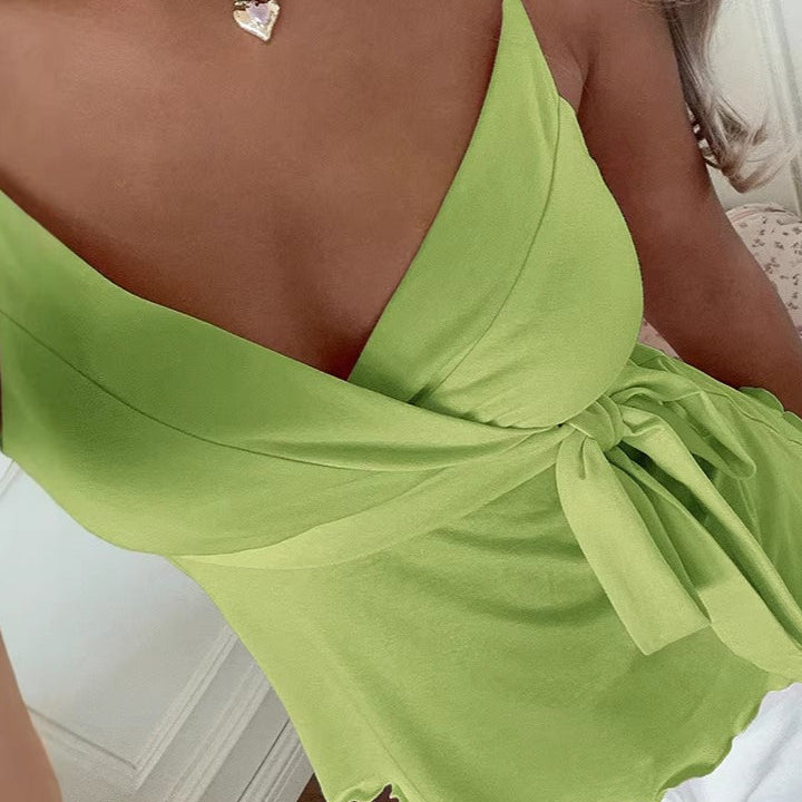 Madalena V-Ausschnitt Cami Top mit welliger Kante