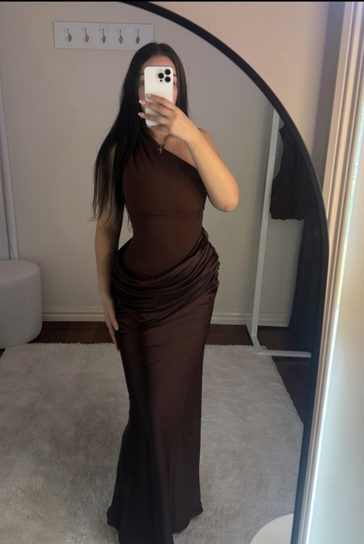 SOERA Jasmine One-Shoulder Maxi Dress - Dress - Brown XS