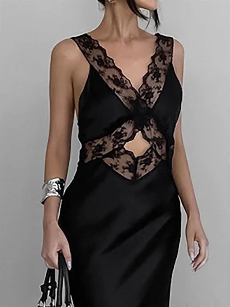 SOERA Bianca Deep V-Neck Lace Maxi Dress - Dresses - XS