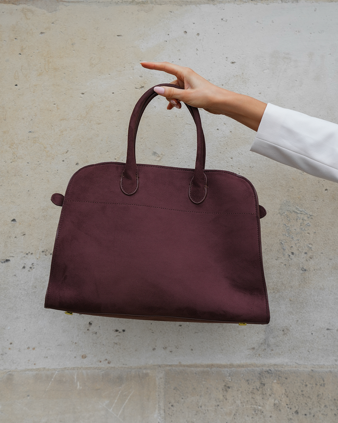 SOERA burgundy handbag campaign detail