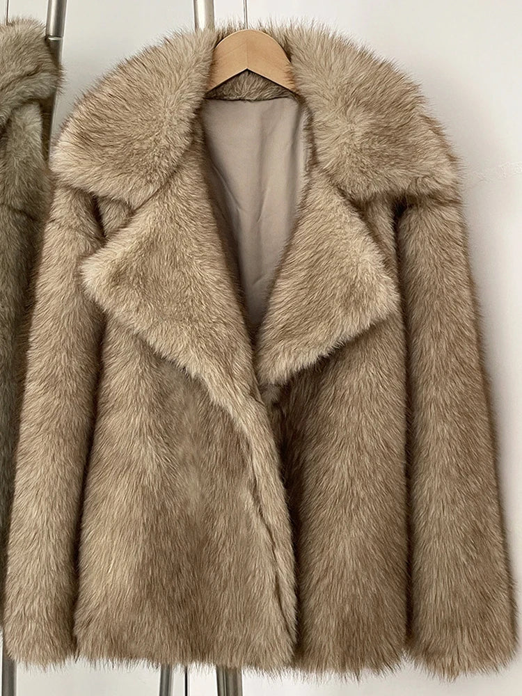 Womens Faux Fur Jacket - Thick Warm Long Sleeve Winter Coat in Khaki 8