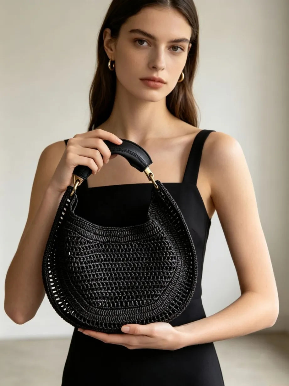 Sac tissé Amanda Crescent porté sous le bras
