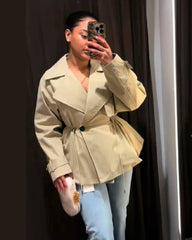 Emilia Trenchcoat mit Reverskragen und Tunnelzug