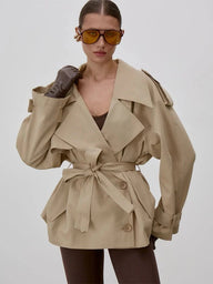 Trenchcoat Octavia con allacciatura e collo alto