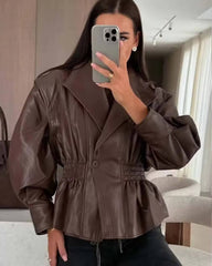 Stephanie Jacke aus veganem Leder