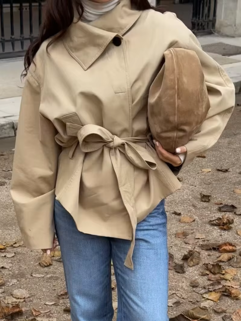 Manteau trench Julie asymétrique et ceinturé