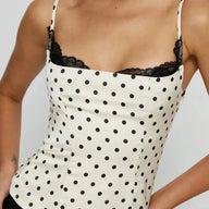 Sofia Caraco à pois et dentelle